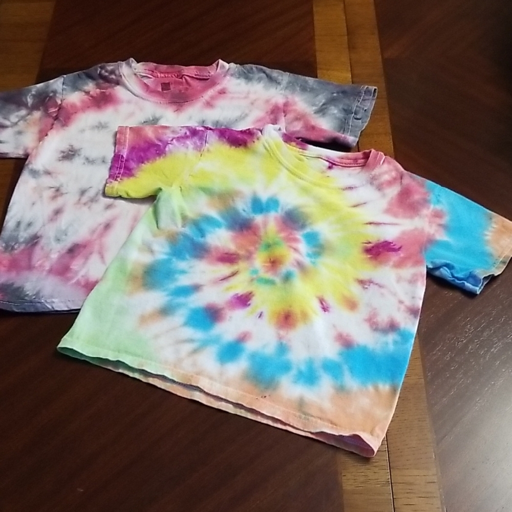 ❣5 for $25 Sale❣2 Hanes Tie Dye Short Sleeve Tees